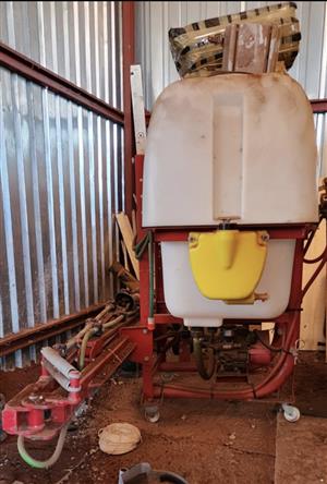 Farming implements: Harrow, Gifspuit, Planter, Ripper.