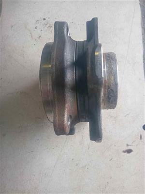 BMW wheel hub bearing  for 5 series and 7 series in good working condition original bmw parts ready