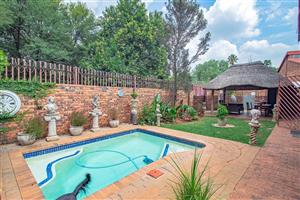 Townhouse For Sale in Kilner Park