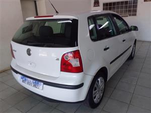 2005 VW POLO BUTJWA 1.6  WHITE COLOR  MANUAL PETROL 105,000KM 