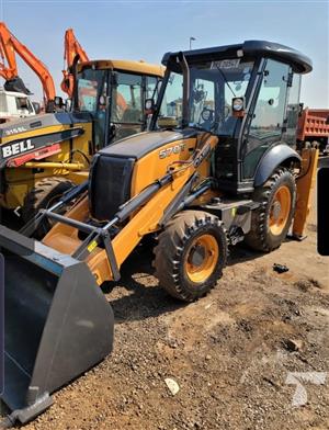 2017 CASE 570T (4WD)  TLB