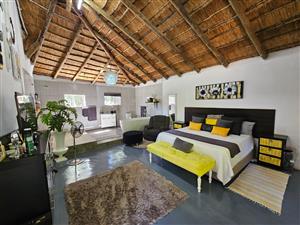 900sqm, 6 Bedroom House for sale in Bendor