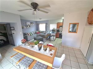 Stunning 2 Bedrooom  Pet friendly Townhouse