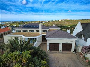 House For Sale in Still Bay West