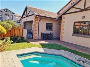 VERY MODERN 3 BEDROOM HOUSE WITH SPLASH POOL FOR SALE IN MONTANA IN A FULL TITLE SECURITY ESTATE