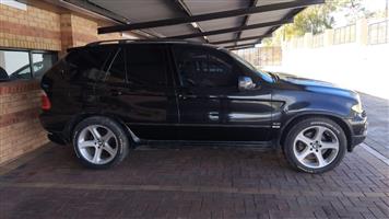 Bmw x5 e53 x5 4.4i 2004 model automatic as is