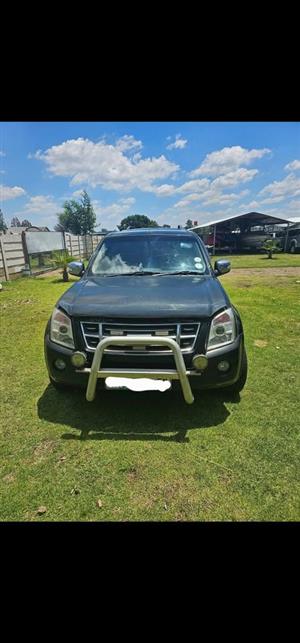 Isuzu clubcab Lexus 4.3 petrol 