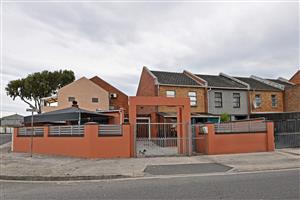 Townhouse For Sale in Westridge