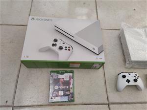 Xbox one s 1tb with x1 controller and all cables