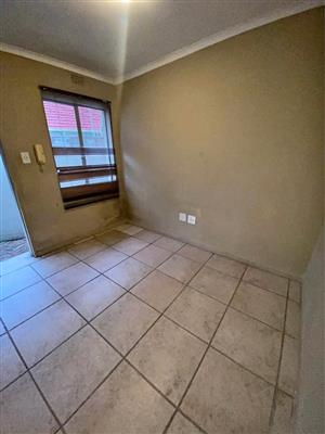 Outside Room To to let in Cyrildene 🏡