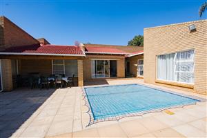 Spacious 5-Bedroom Family Home with Modern Amenities and Prime Location in Sunward Village