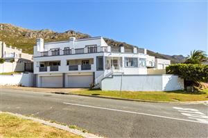 5 Bedroom, 3 Bathroom Double Storey Family Home