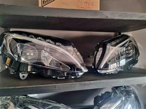 W205 SINGLE XENON HEADLIGHTS ON SPECIAL