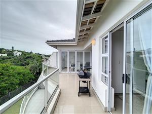 Apartment In a well-known and sought-after complex with ocean views in abundance.