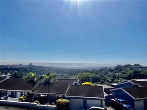 Townhouse For Sale in La Lucia