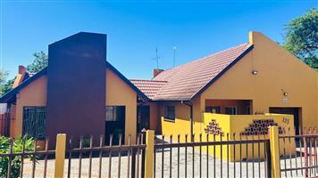 Beautiful 5-Bedroom House for sale Eltivillas, Louis Trichardt