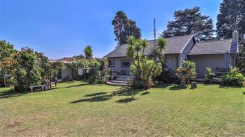 Modern Family Haven with Lush Garden Oasis, A Must-See!