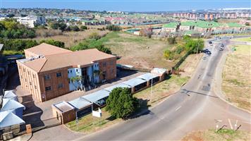 FOR SALE LARGE OFFICE SPACE - HIGHVELD CENTURION - NO LOADSHEDDING