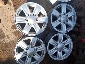 16inch Isuzu original mags set