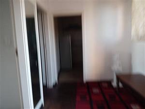  Spacious Bachelor Apartment to Let in Rosettenville, Johannesburg 