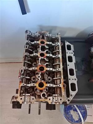 1.6 16v Renault megane cylinder head