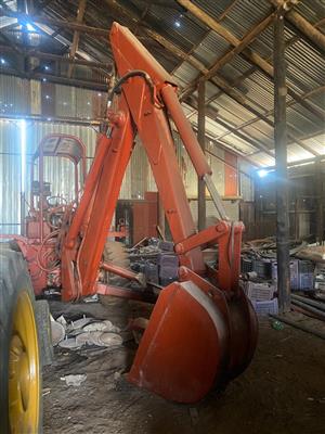 CASE 680 Backhoe