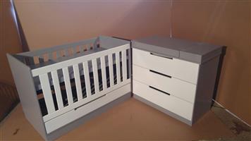 Quality and Affordable Squareline Cot and Compactum 
