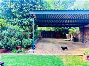 Spacious Modern 2 bedroom flat to rent in Waverley Pretoria… private automated 