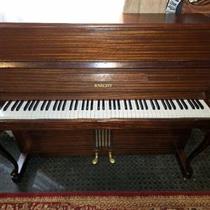 Knight piano in good condition with delivery included in Gauteng 