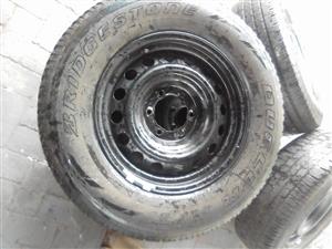 17inch Toyota Hilux/Fortuner steel rim with used 265/65/17 tyre to use for spare .