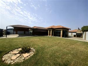 Exceptional Home in the Sought-After Hexrivier Lifestyle Estate