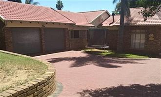 House For Sale in Birchleigh North