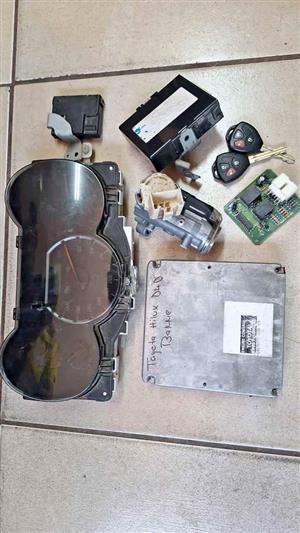 2015 Toyota Hilux D4D 4x4 1KD lock set for sale