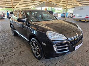 2010 Porsche Cayene S 4.8 L...V8