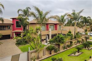 Experience Unrivalled Luxury in Sunward Park’s Premier Estate