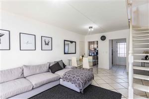 Townhouse For Sale in Parklands