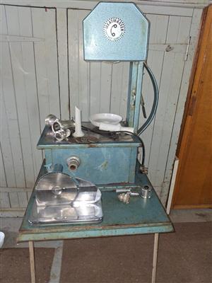 MeatMaster meat cutter, grinder and wors maker + coldmeat slicer.