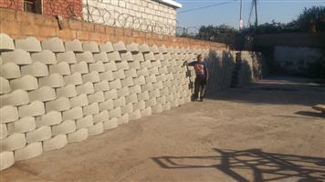 blocks bricks retainers free delivery to surrounding areas call/watsap now 