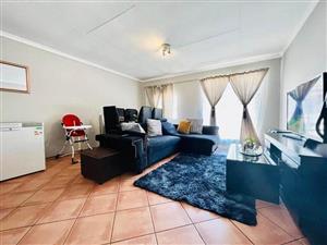 Villa Alba: Discover your dream starter home in the heart of Centurion with this spacious and comfortable 2-bedroom apartment