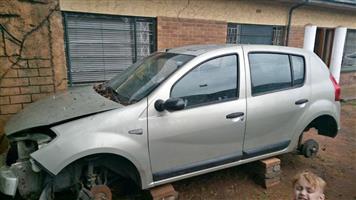 Renault sendero STRIPPING for spares  K7MF engine fit in nissan mp200 