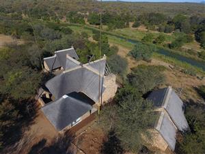 Fantastic river property, located on the banks of the Olifants River.