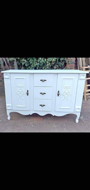 French vanities all sizes singles, price is for 800x500 painted top  with quortz stone top