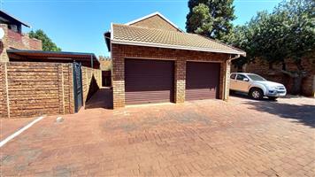 SPACIOUS AND BEAUTIFUL STACK SIMPLEX FOR SALE IN DOORNPOORT