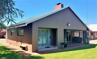 PERFECT Getaway next to the VAAL DAM