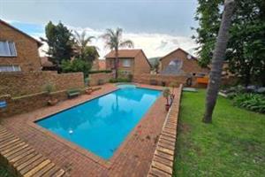 Townhouse For Sale in Bassonia