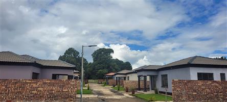 Low-maintenance secured Townhouse!