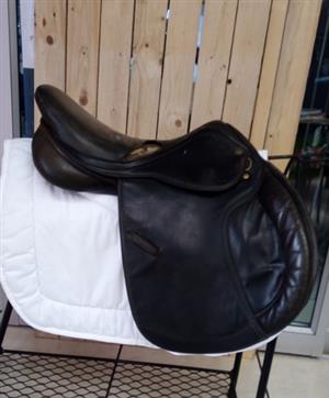 Henri De Rival Saddle  Black leather jumping saddle.  17” with inter changeable gullet system