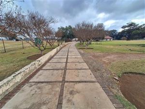 Small Holding For Sale in Mooilande AH