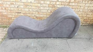 Second-Hand Curved Chaise Lounge/ Yoga chair