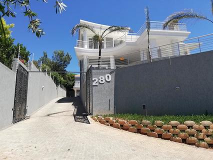 Contemporary Masterpiece with Exceptional views available in Waterkloof Ridge.
